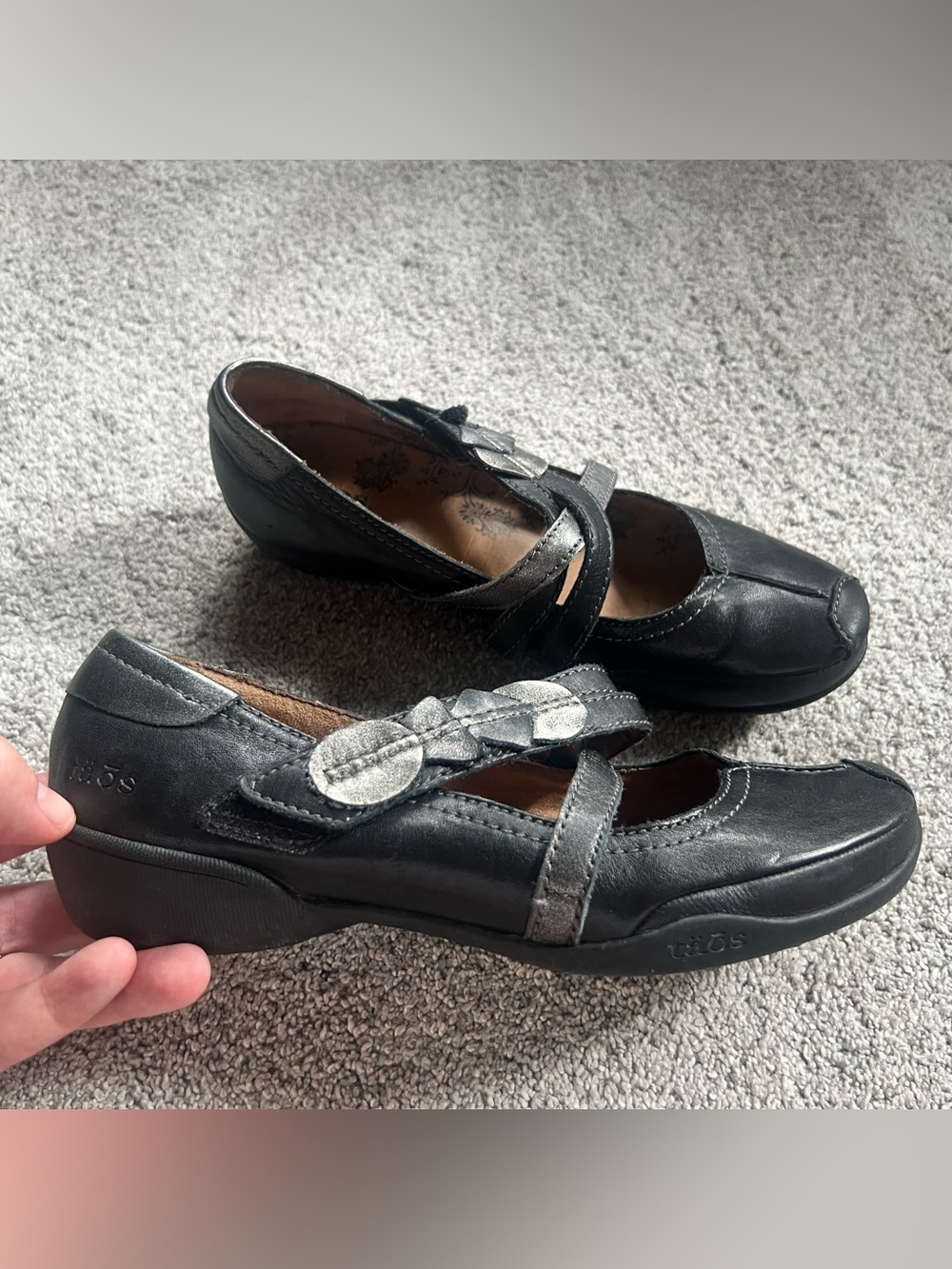 Taos Jigsaw Size 8 / 39 Black Silver Mary Jane Flats Shoes Criss-Cross